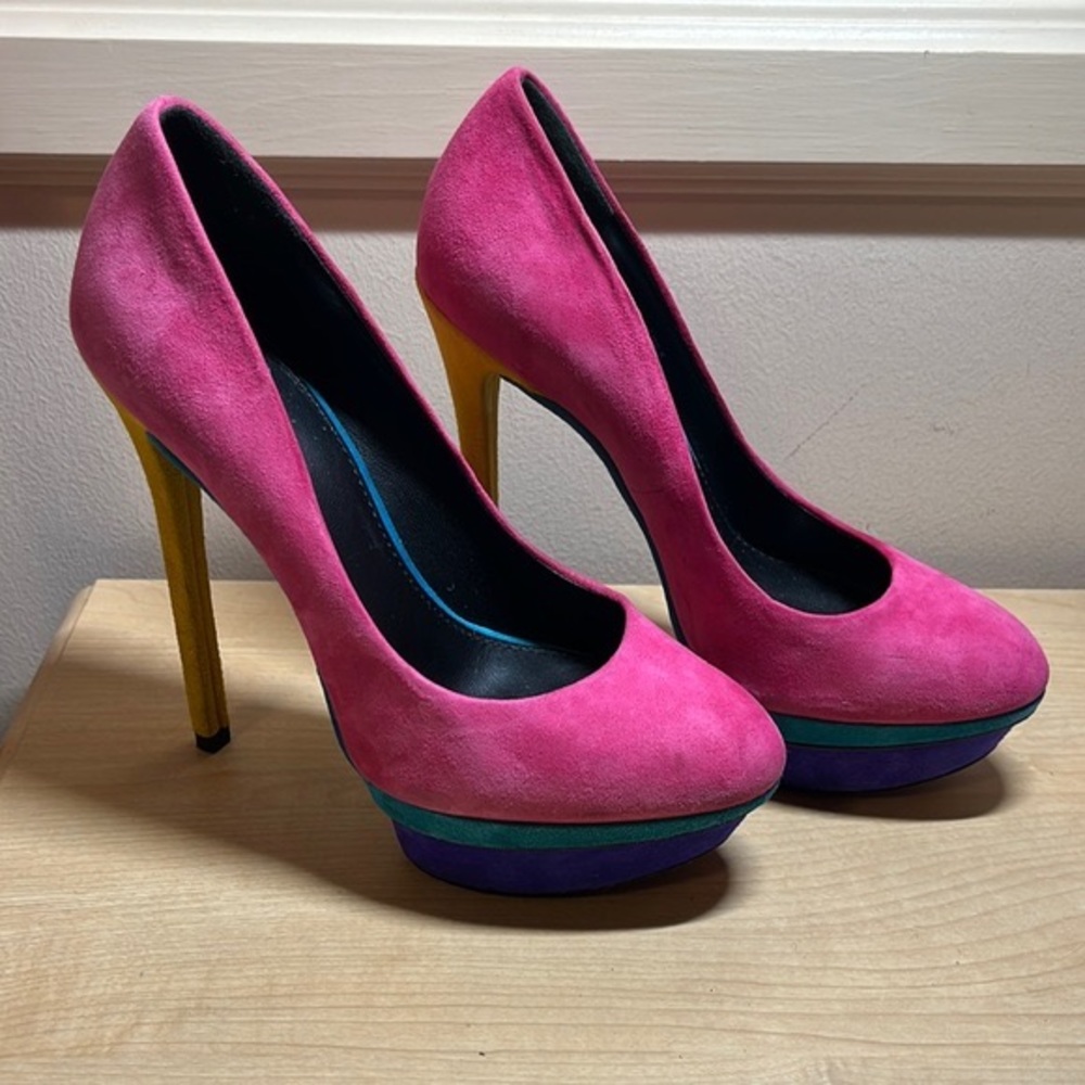 B Brian Atwood Fontaine Pump Size 6.5